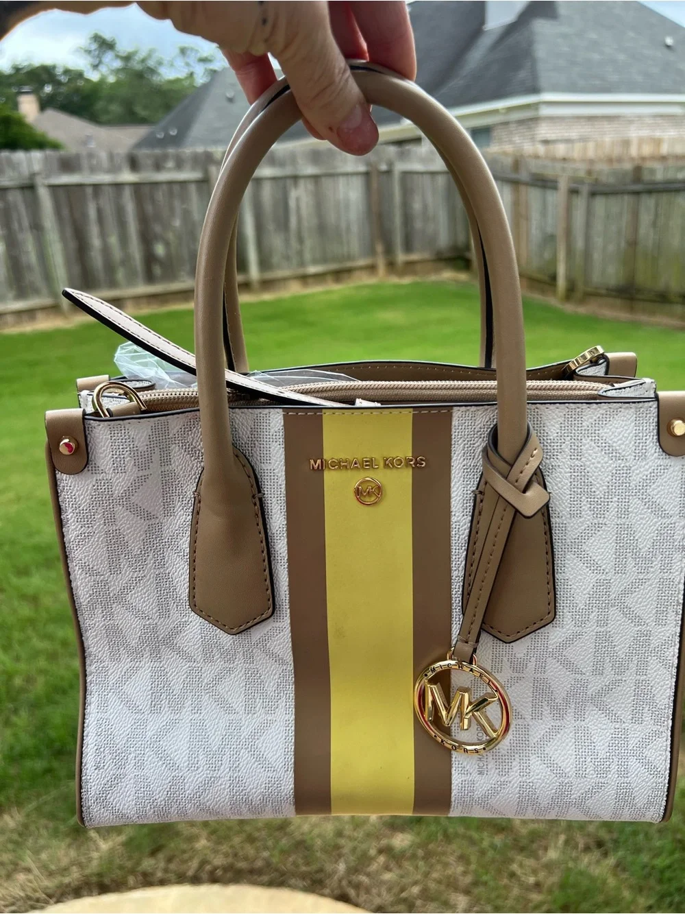 Michael Kors Dillon Small
Saffiano Leather Top Zip Bag
Yellow and Brown Stripes - Picture 11 of 14